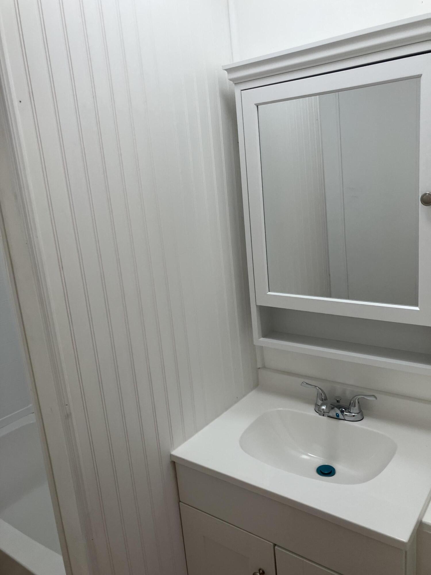 314 N Albert Ave #101, Exeter, CA 93221