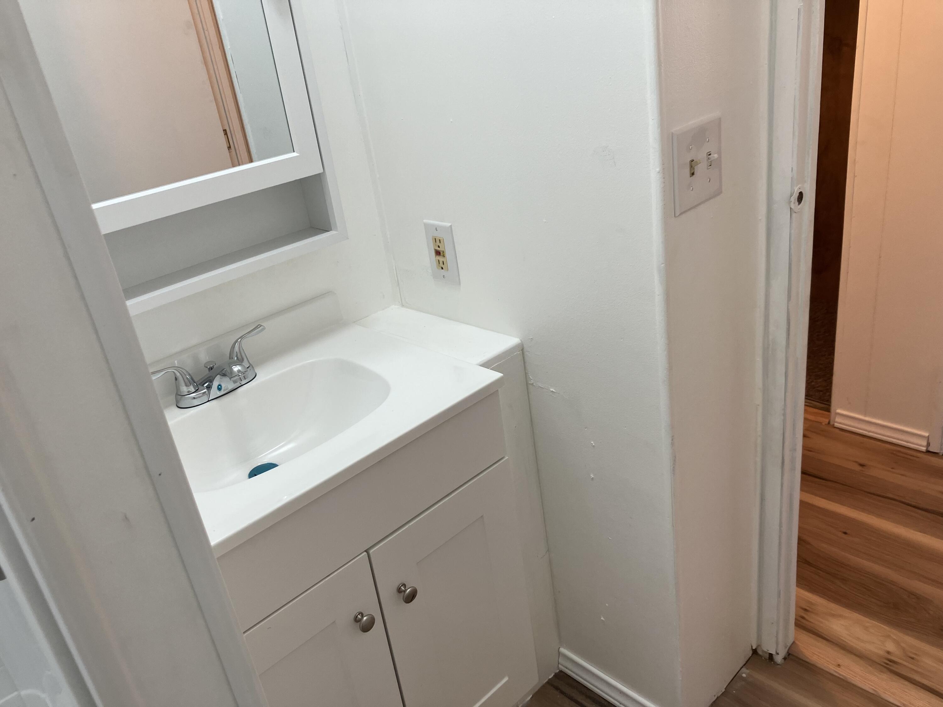 314 N Albert Ave #101, Exeter, CA 93221