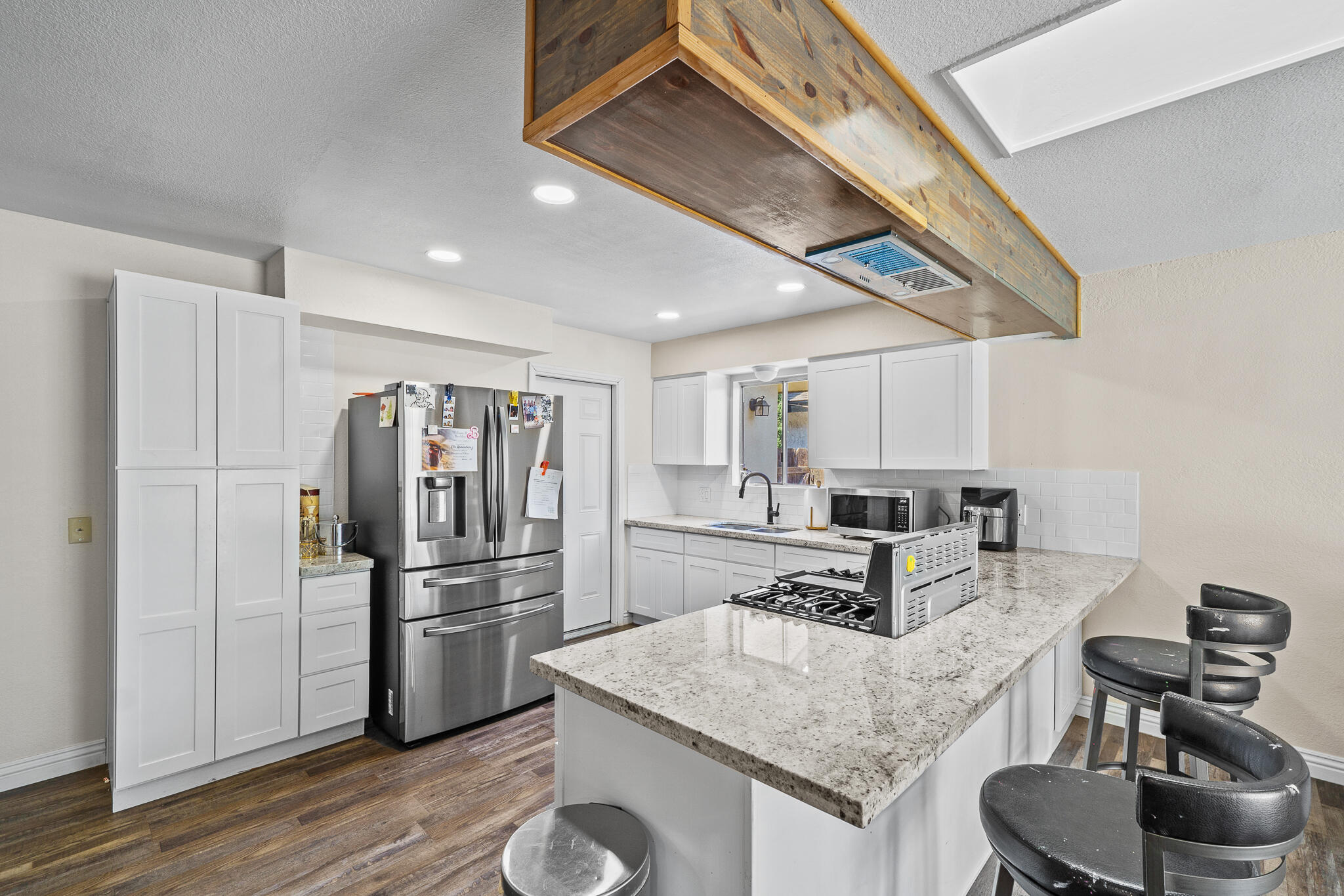 1076 N Beverly St, Porterville, CA 93257