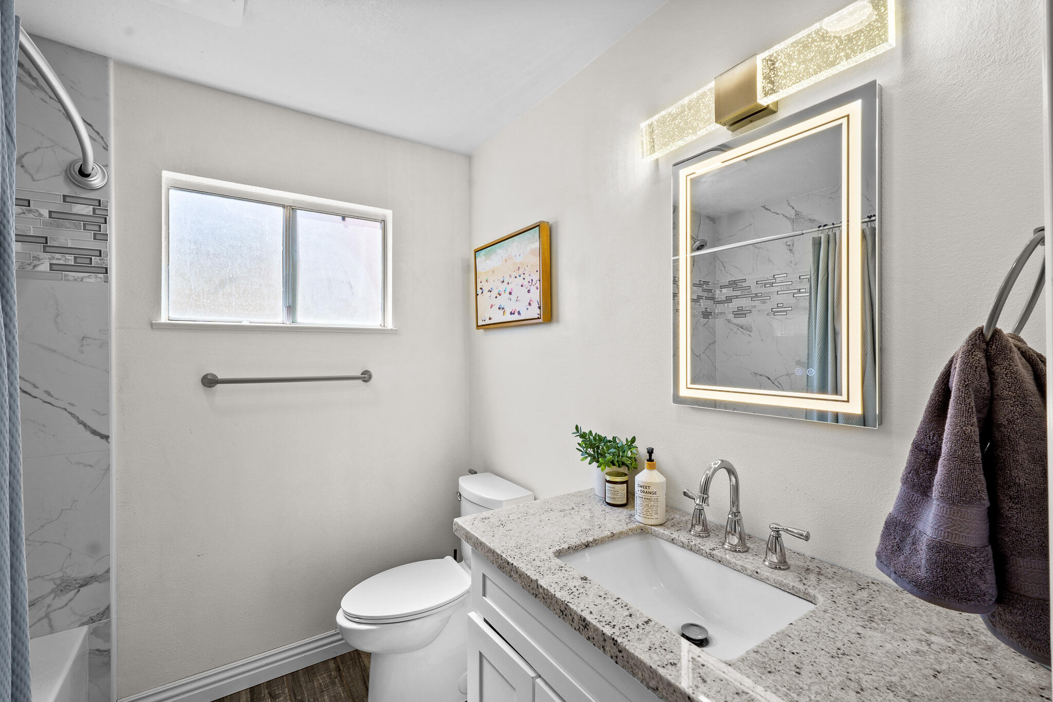 1076 N Beverly St, Porterville, CA 93257