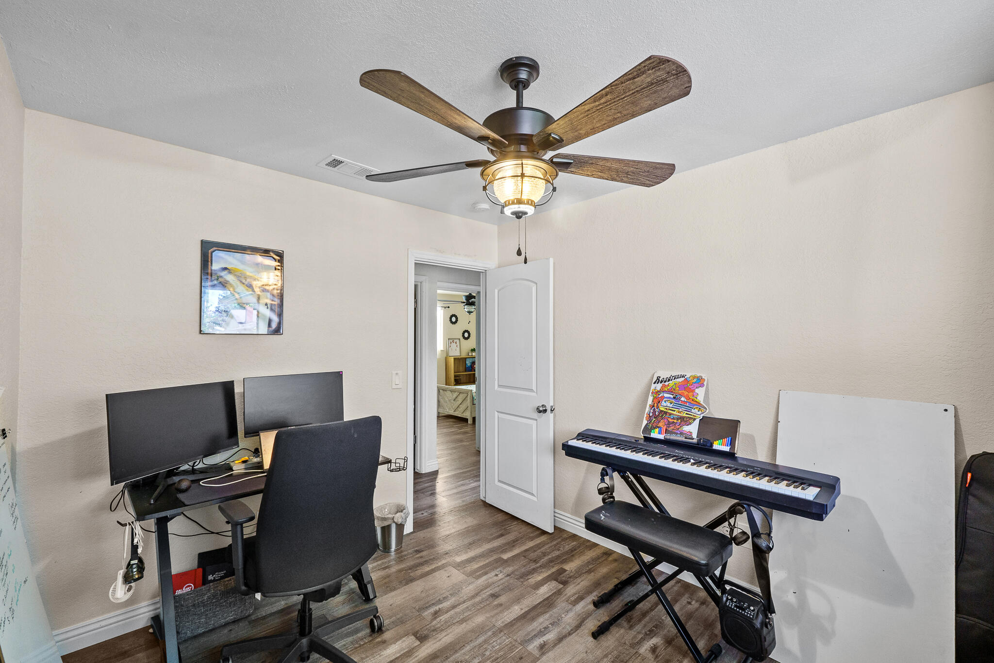 1076 N Beverly St, Porterville, CA 93257