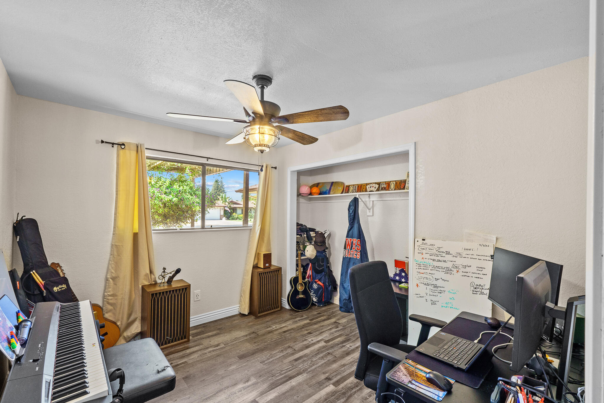 1076 N Beverly St, Porterville, CA 93257