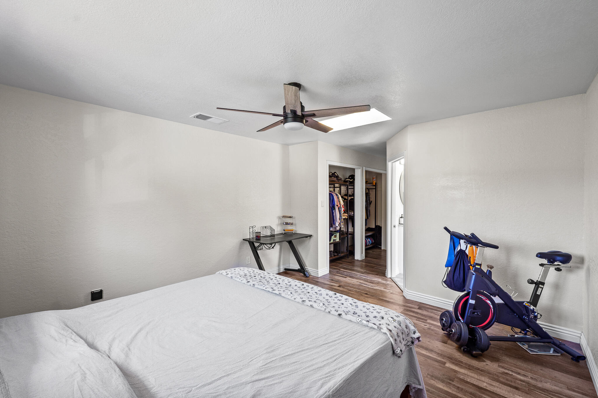 1076 N Beverly St, Porterville, CA 93257