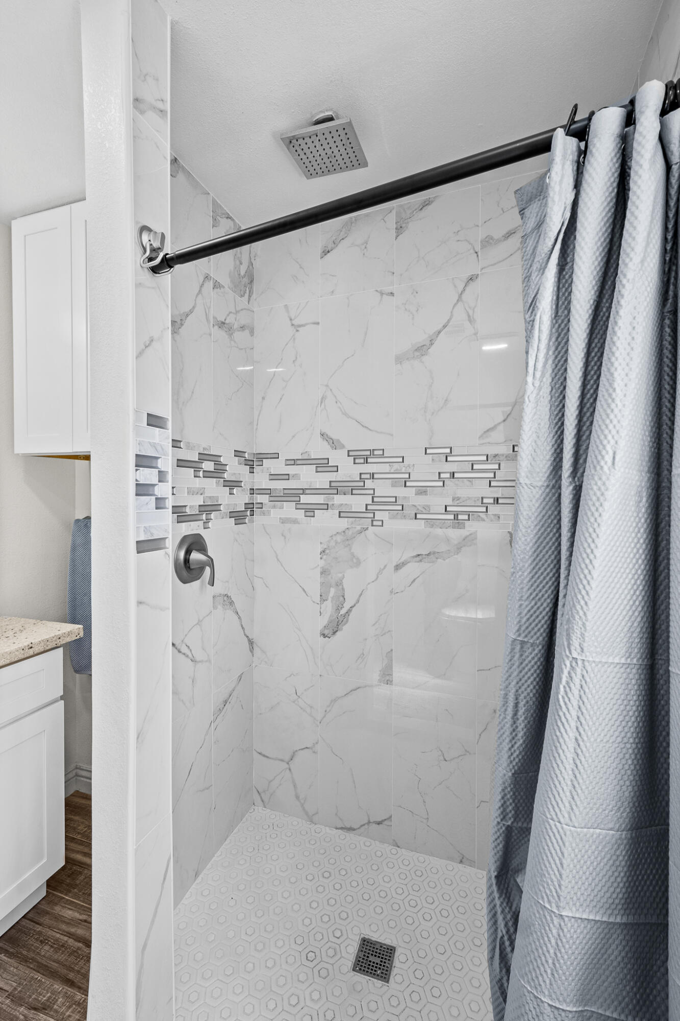 1076 N Beverly St, Porterville, CA 93257