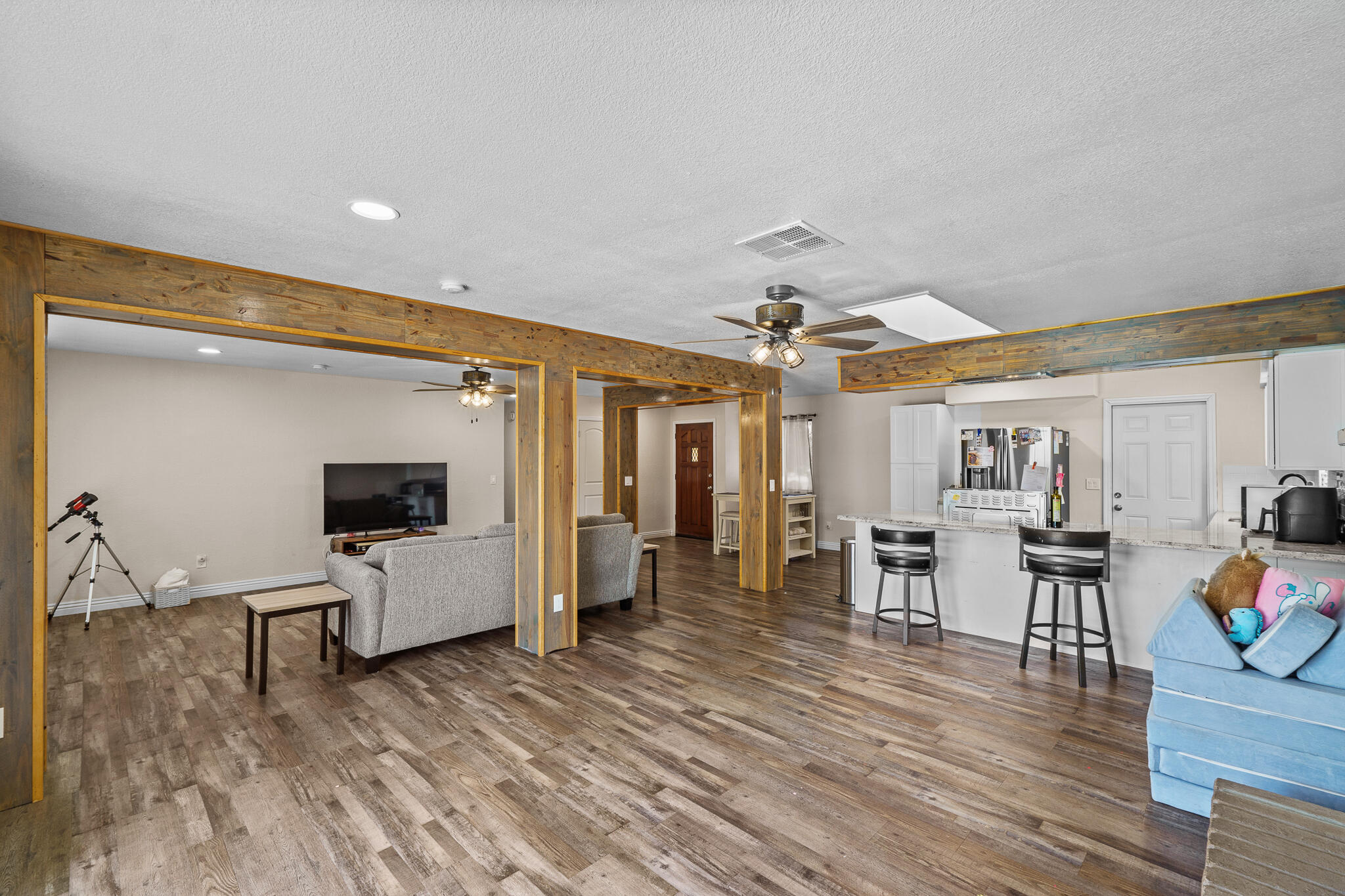 1076 N Beverly St, Porterville, CA 93257