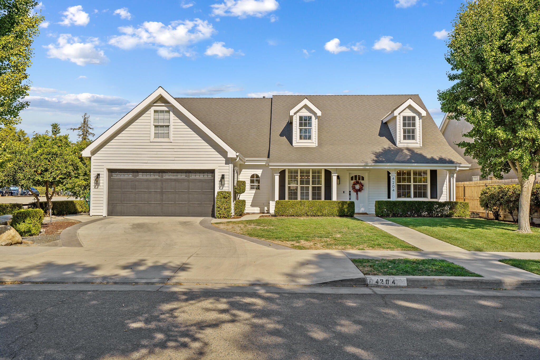 4204 S University St, Visalia, CA 93277