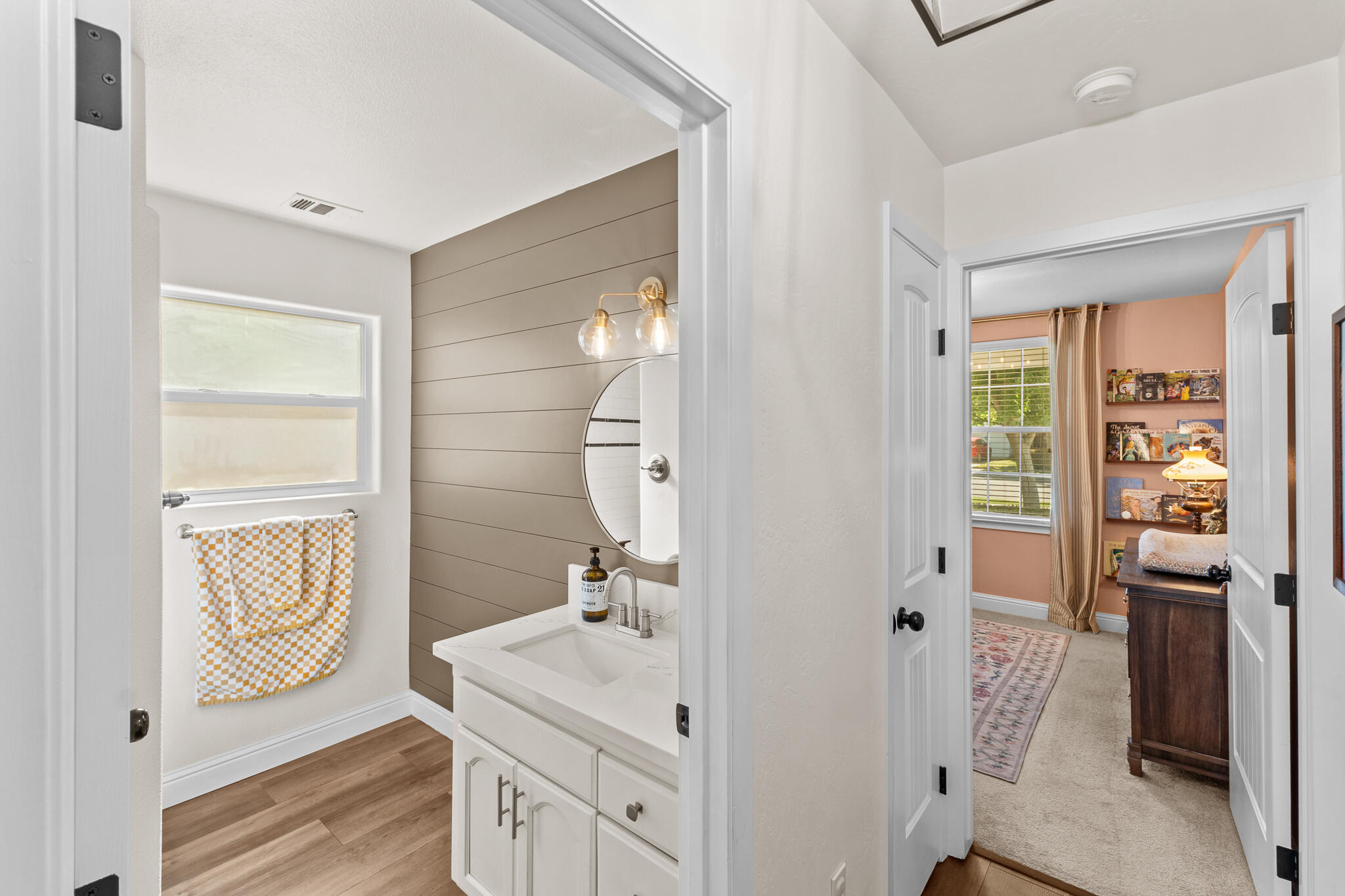 4204 S University St, Visalia, CA 93277