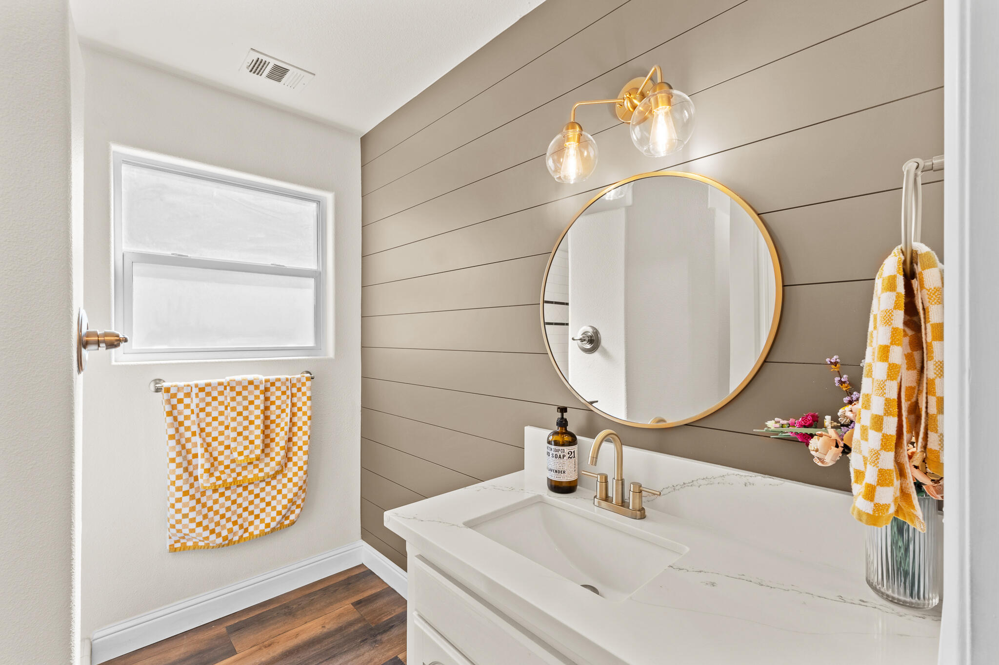 4204 S University St, Visalia, CA 93277