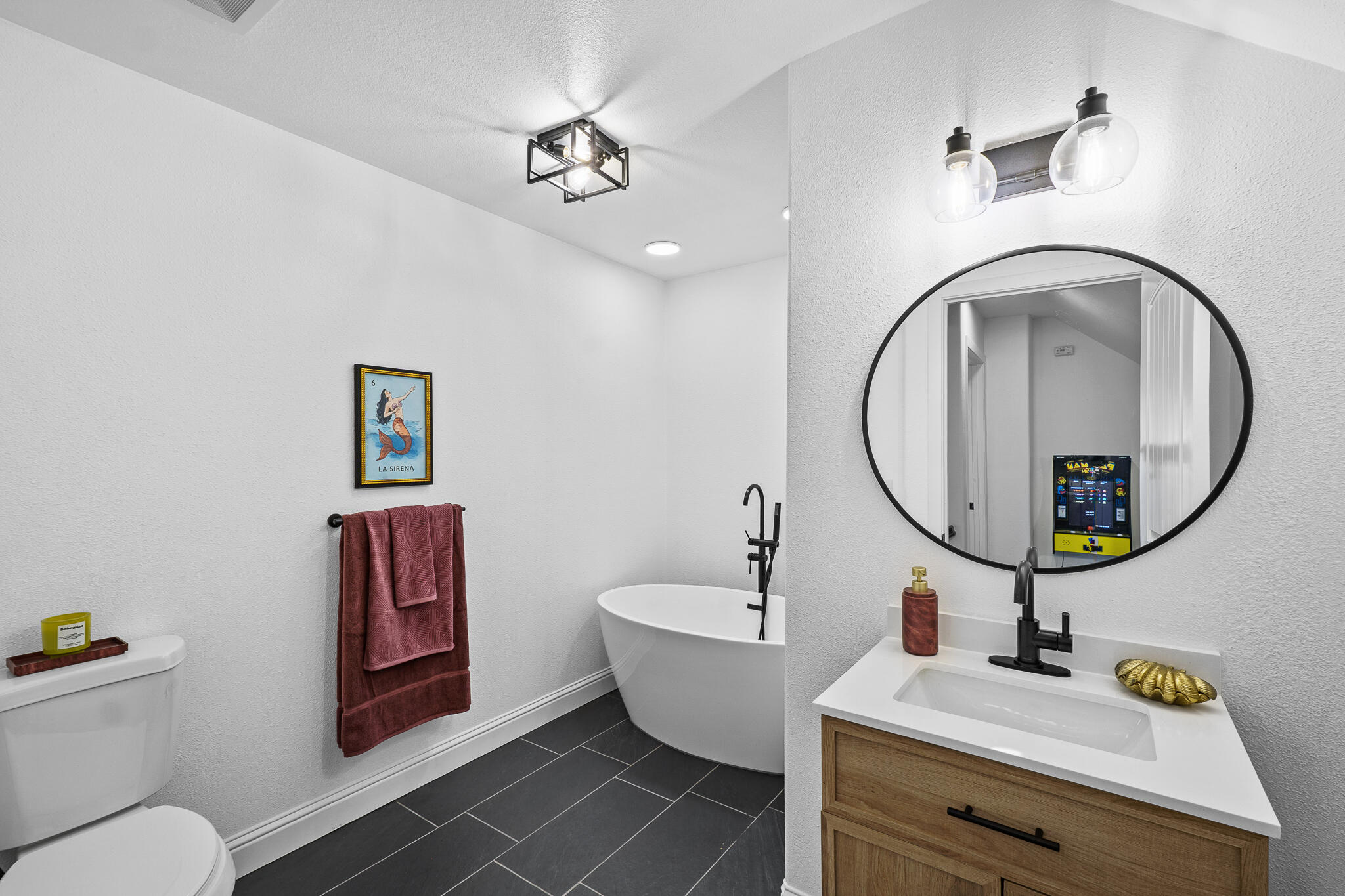 4204 S University St, Visalia, CA 93277