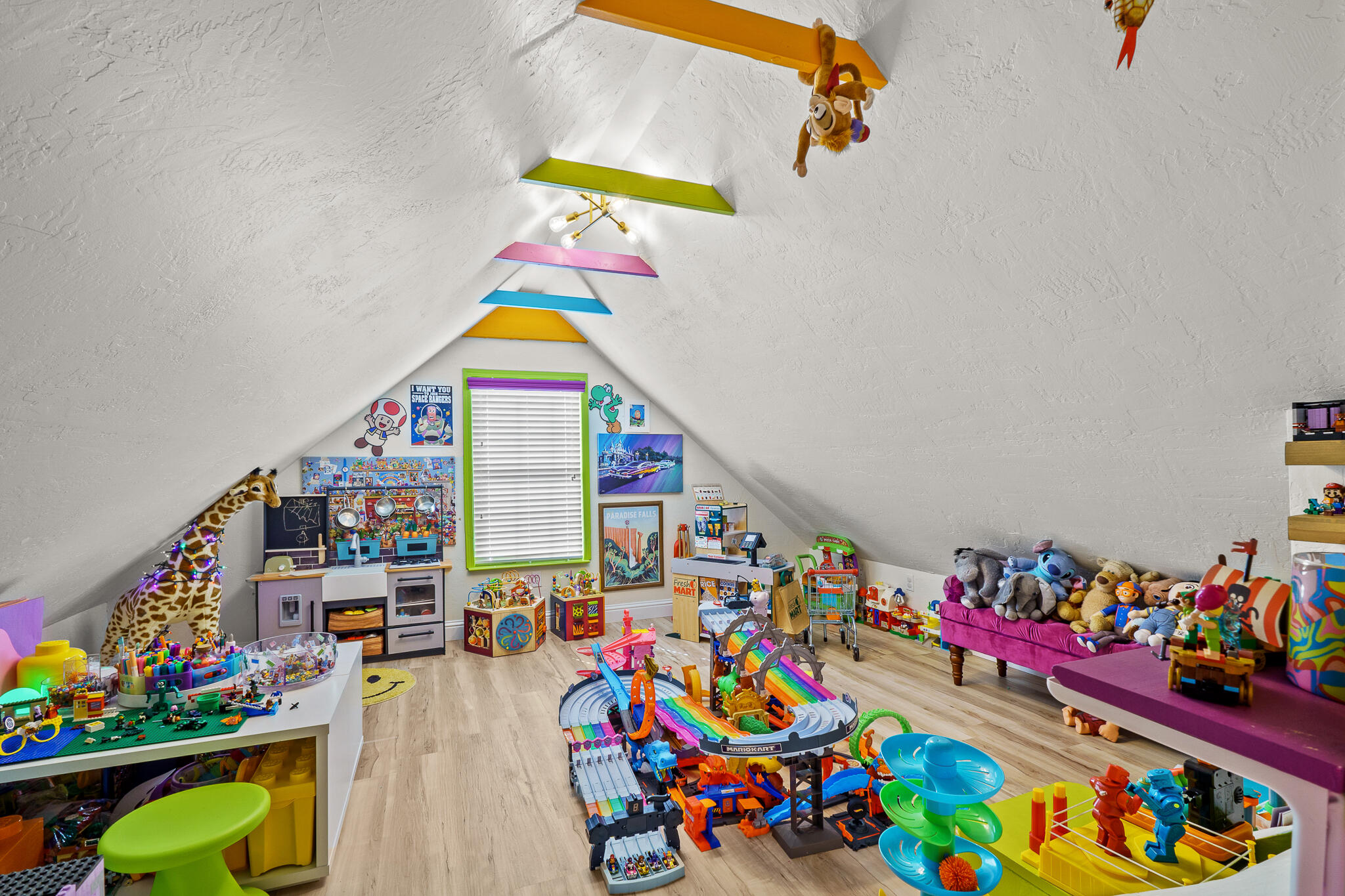 4204 S University St, Visalia, CA 93277