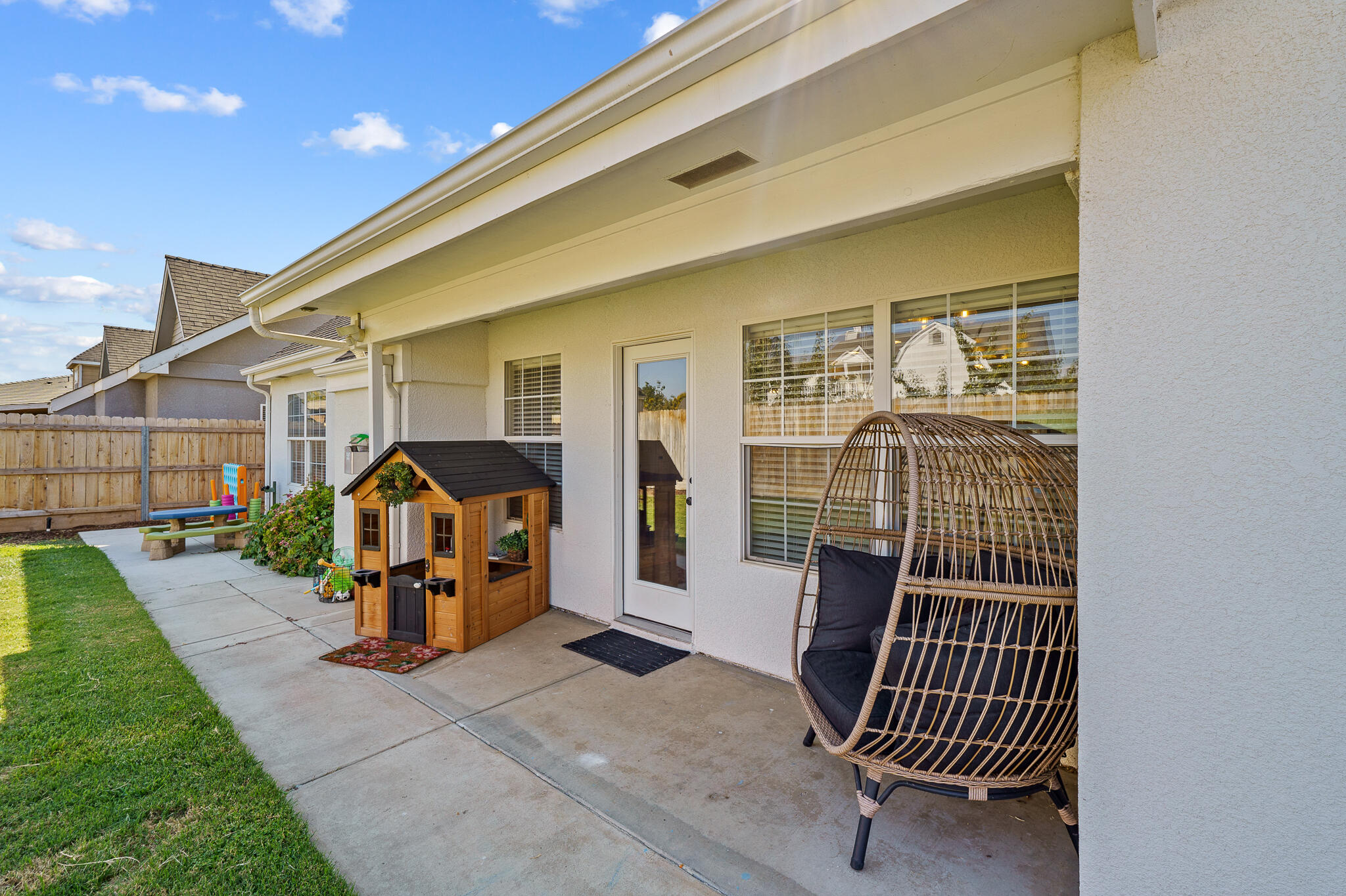 4204 S University St, Visalia, CA 93277