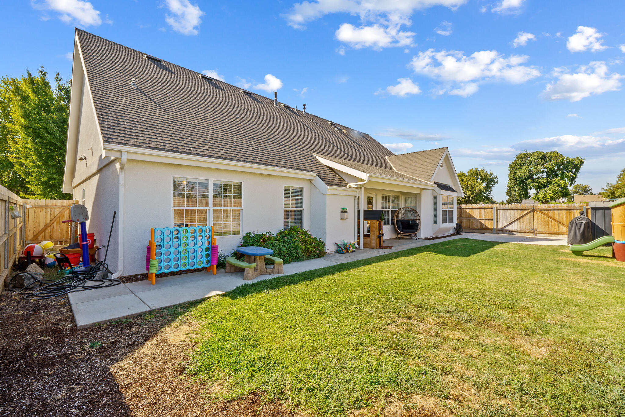 4204 S University St, Visalia, CA 93277