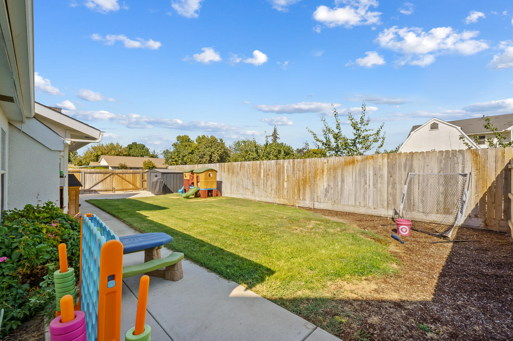 4204 S University St, Visalia, CA 93277