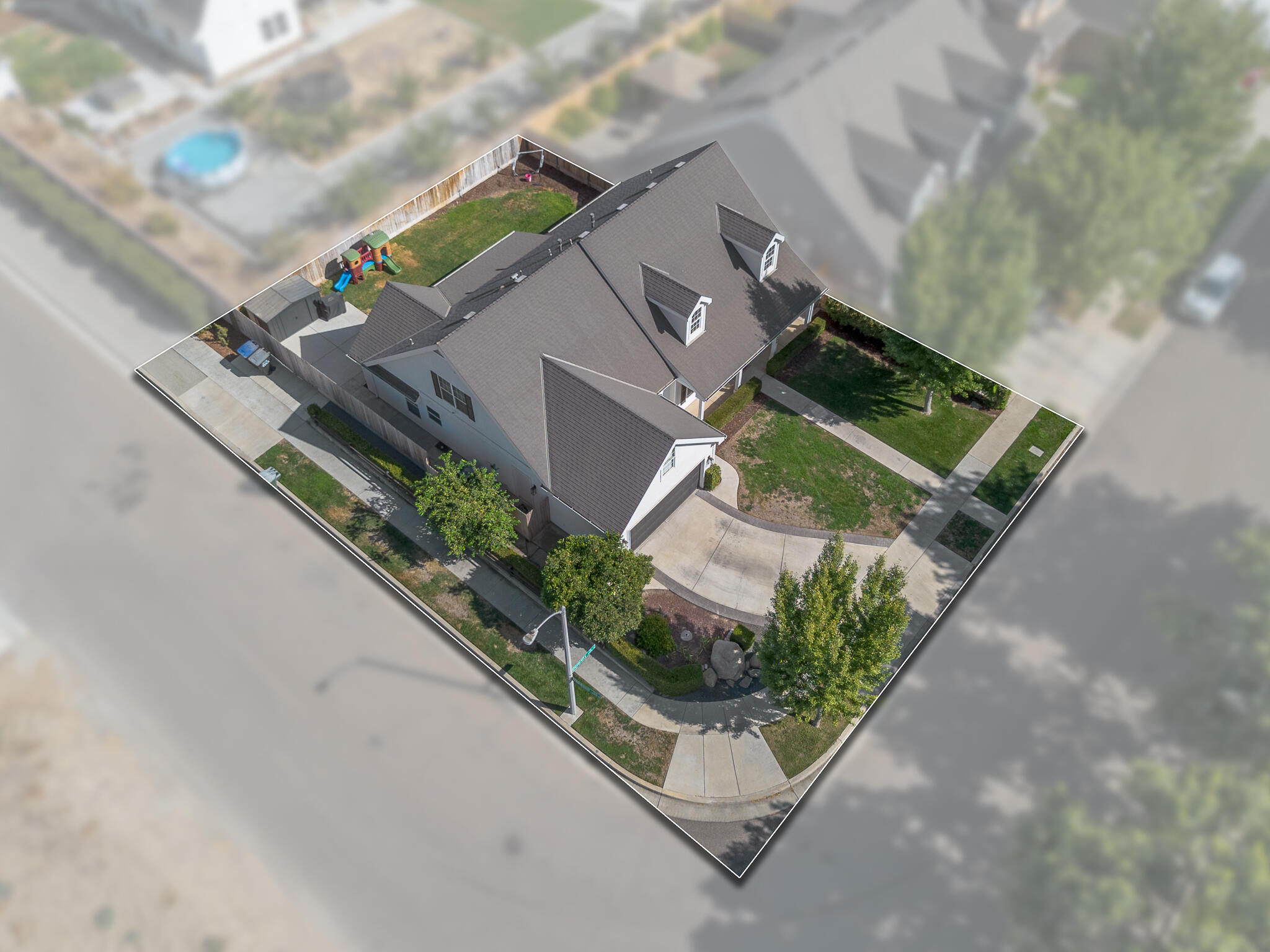 4204 S University St, Visalia, CA 93277