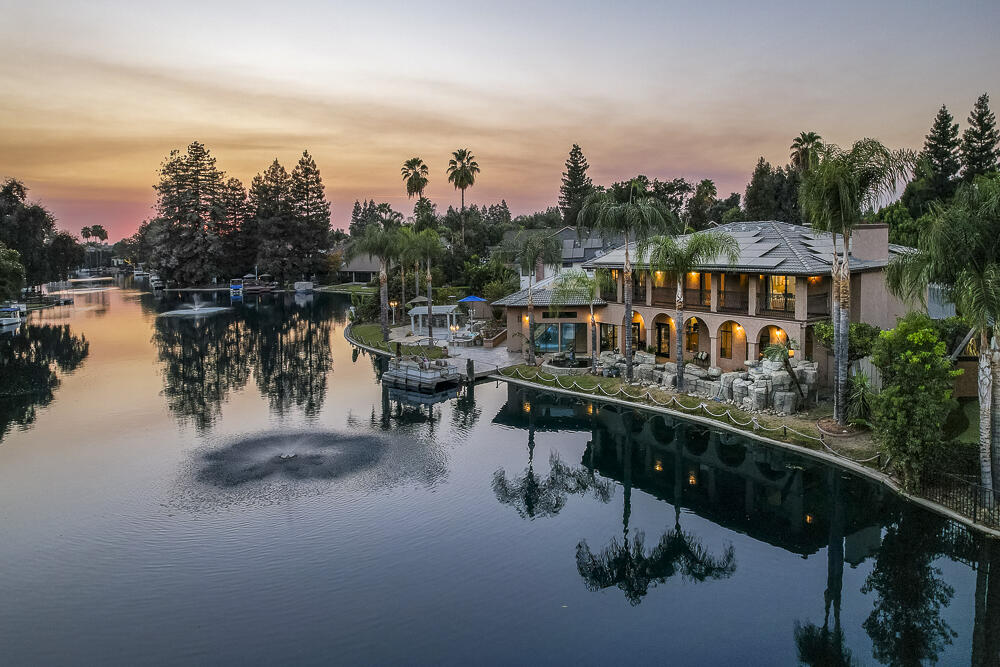 1617 N Aspen Ct, Visalia, CA 93291