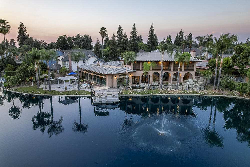 1617 N Aspen Ct, Visalia, CA 93291