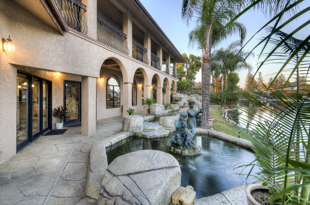 1617 N Aspen Ct, Visalia, CA 93291