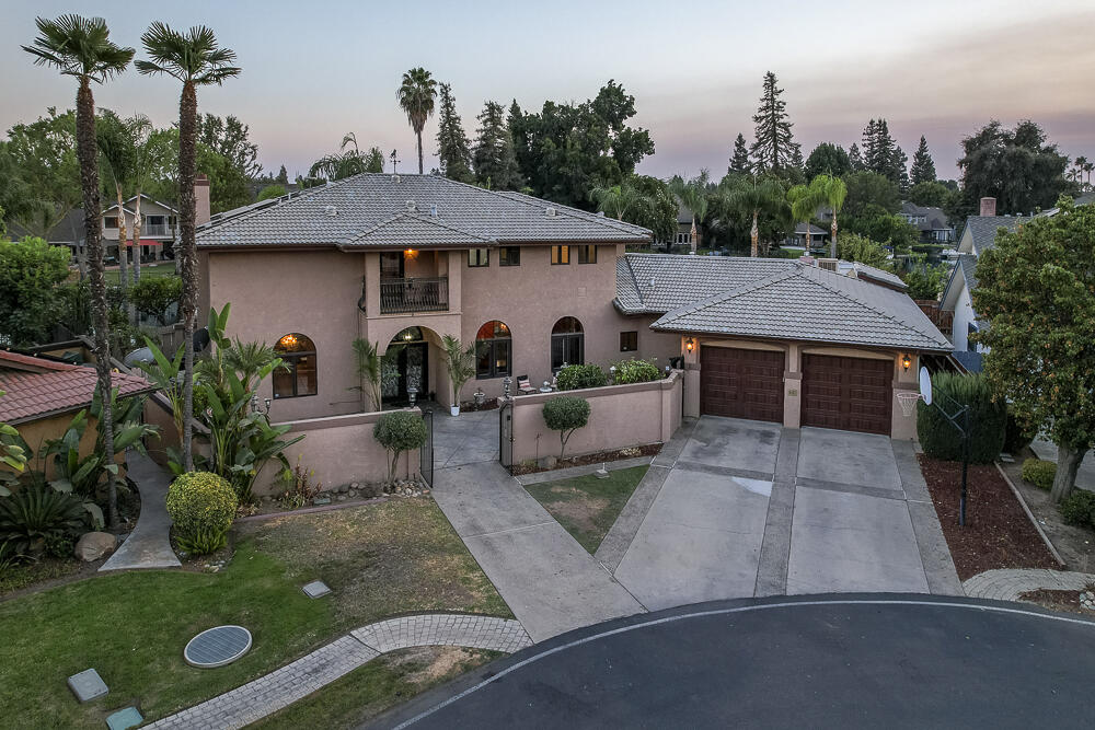 1617 N Aspen Ct, Visalia, CA 93291