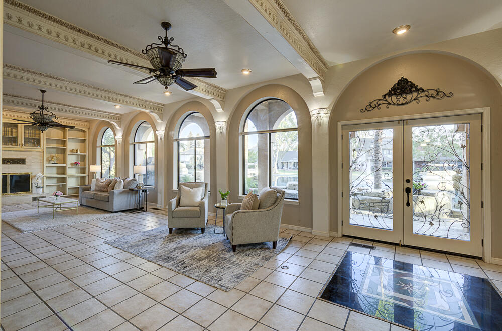 1617 N Aspen Ct, Visalia, CA 93291