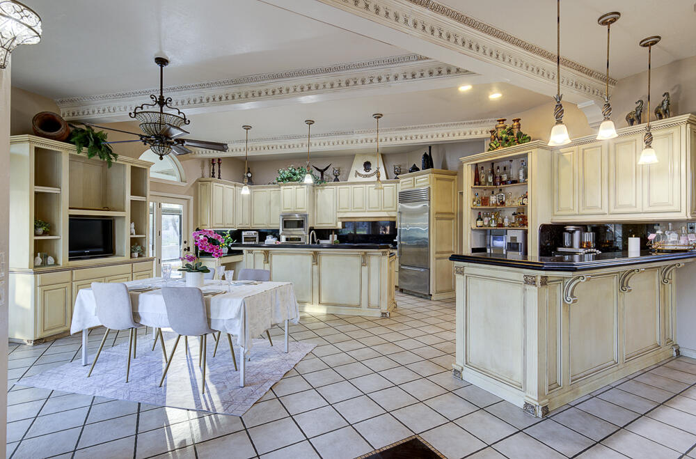 1617 N Aspen Ct, Visalia, CA 93291