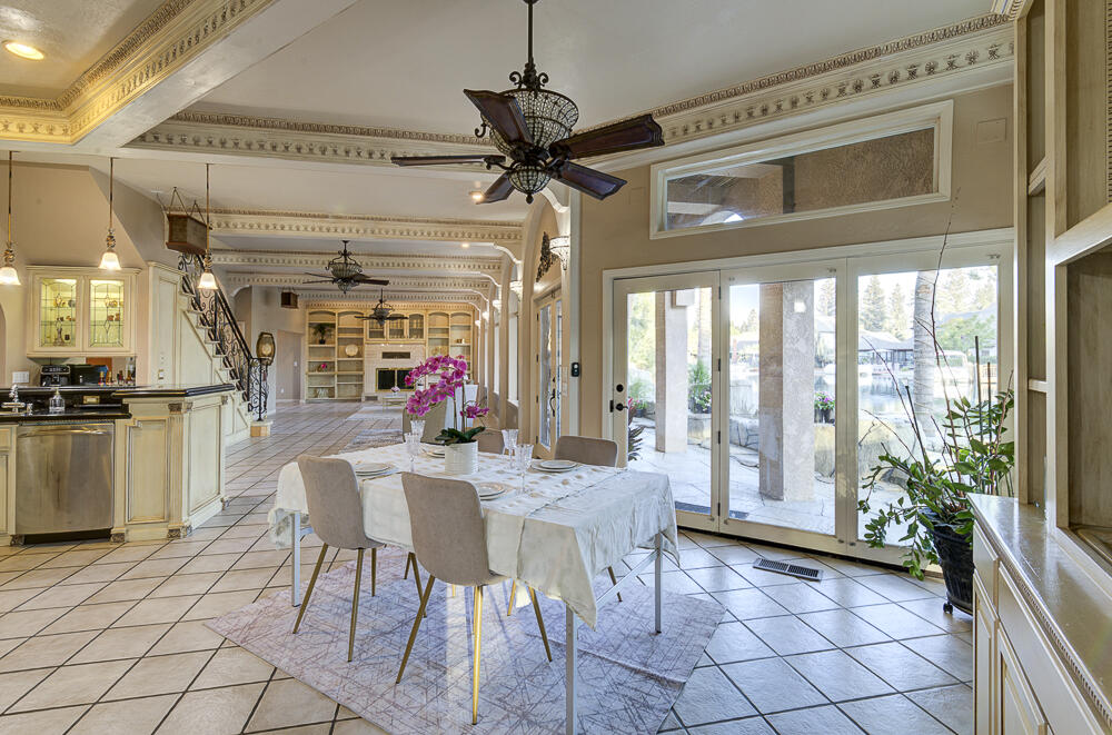 1617 N Aspen Ct, Visalia, CA 93291