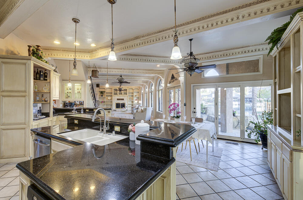 1617 N Aspen Ct, Visalia, CA 93291