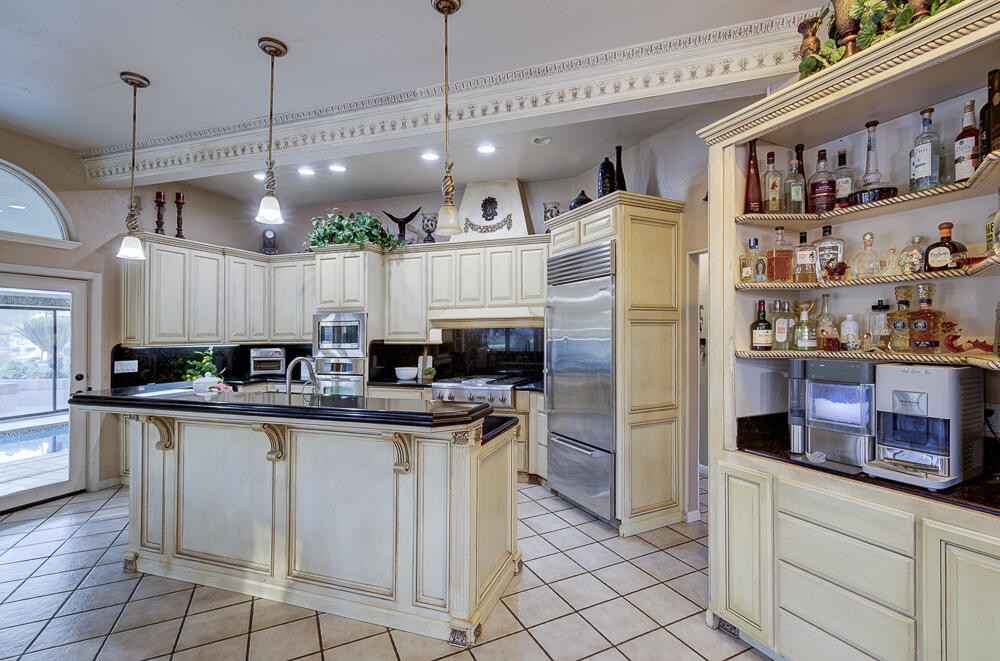 1617 N Aspen Ct, Visalia, CA 93291