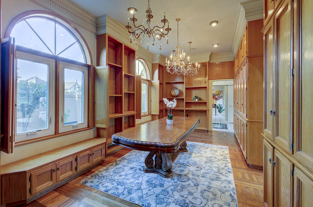 1617 N Aspen Ct, Visalia, CA 93291