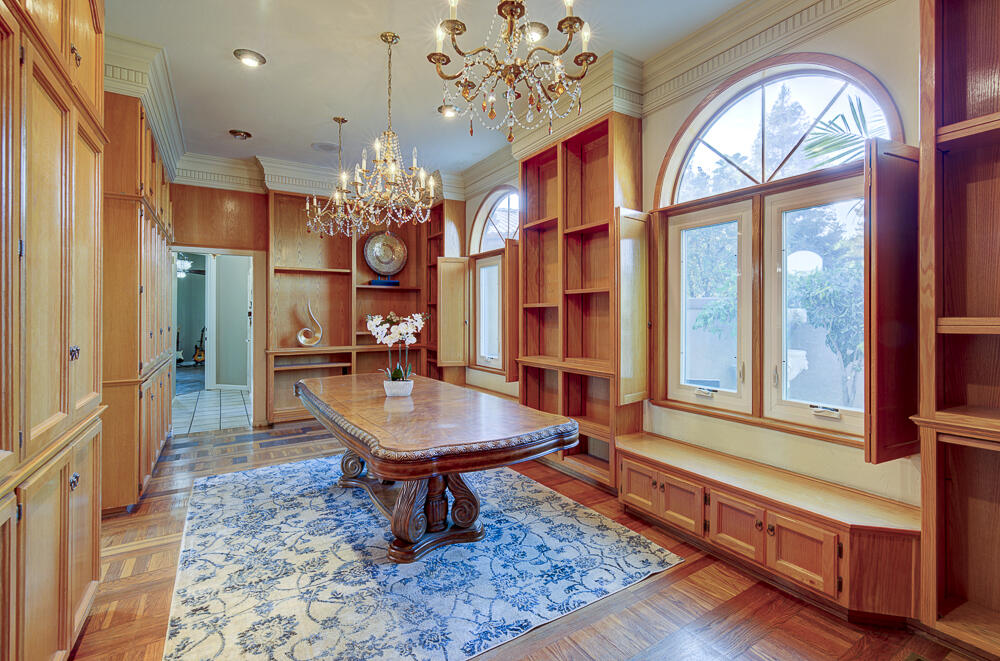 1617 N Aspen Ct, Visalia, CA 93291