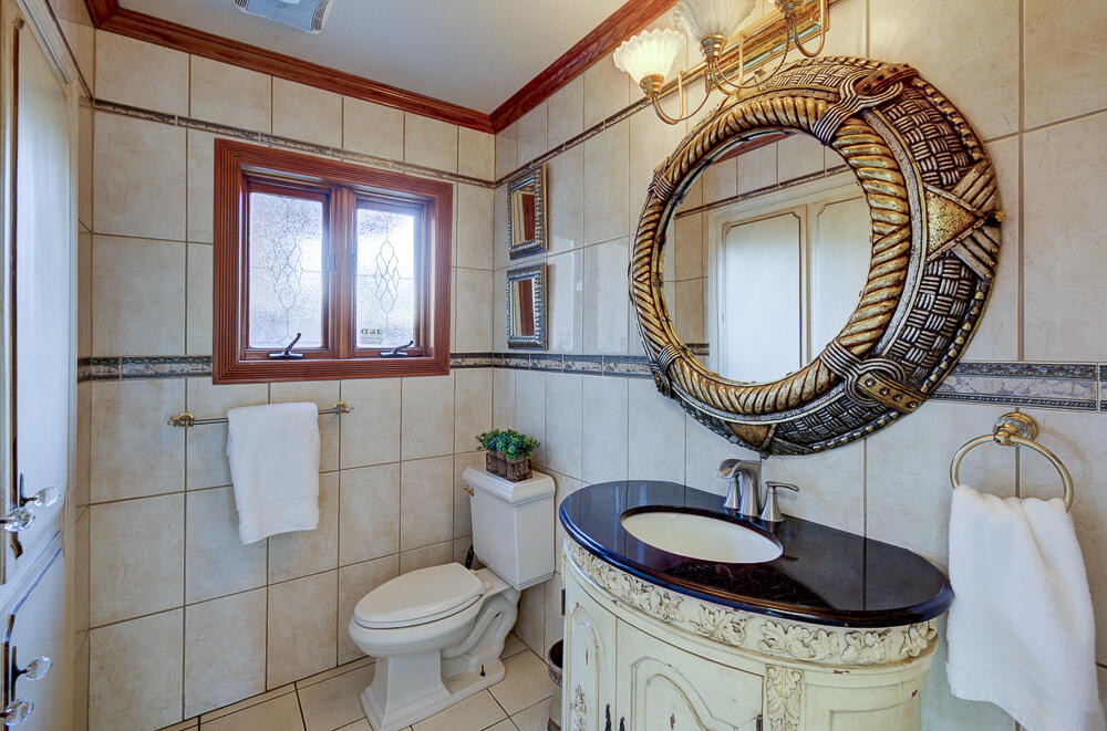 1617 N Aspen Ct, Visalia, CA 93291