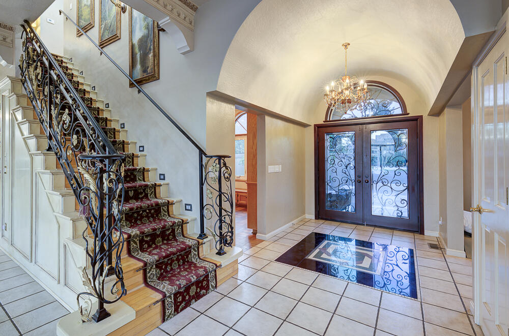 1617 N Aspen Ct, Visalia, CA 93291