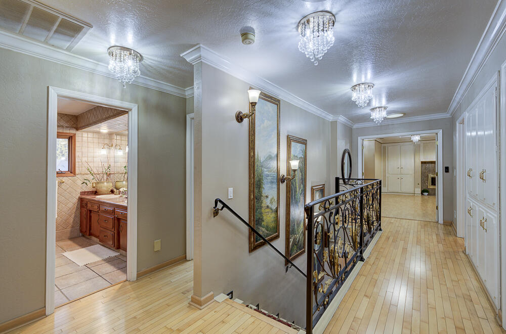 1617 N Aspen Ct, Visalia, CA 93291