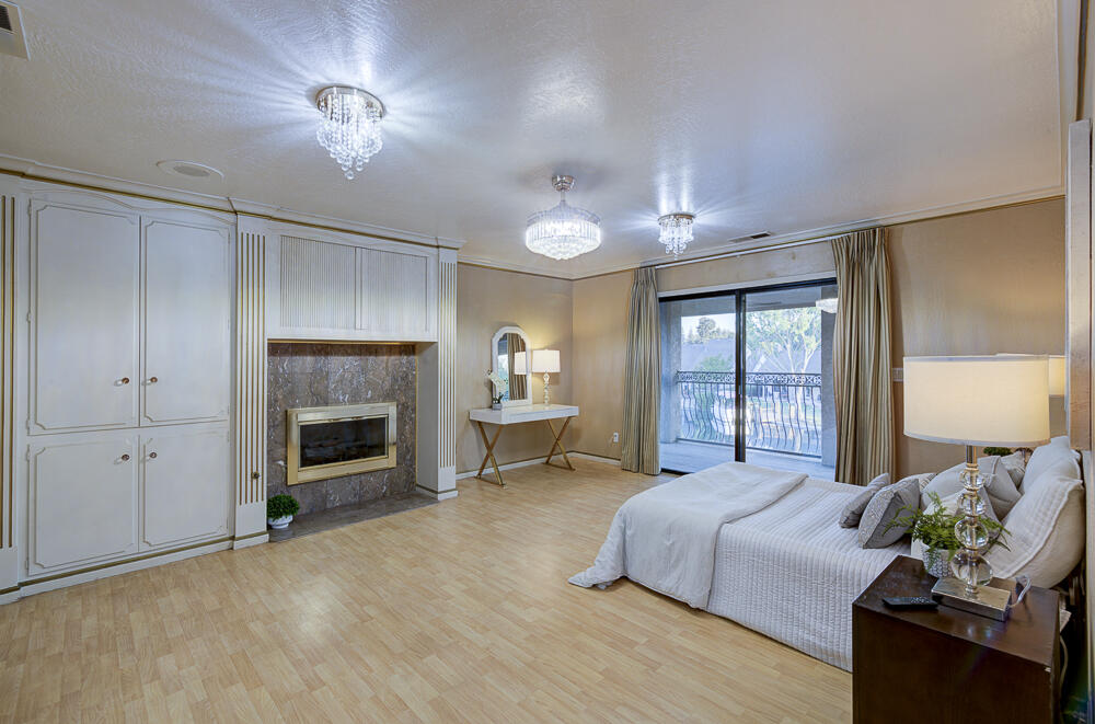 1617 N Aspen Ct, Visalia, CA 93291