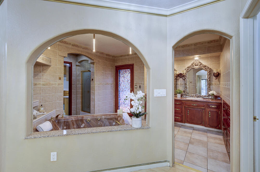 1617 N Aspen Ct, Visalia, CA 93291