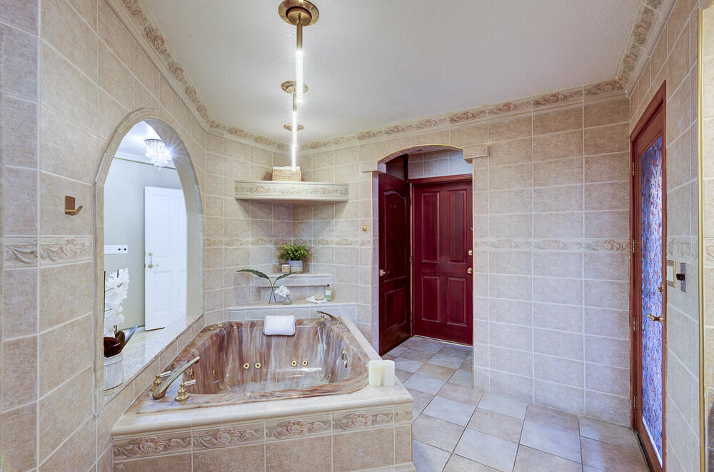 1617 N Aspen Ct, Visalia, CA 93291