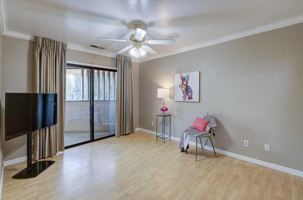 1617 N Aspen Ct, Visalia, CA 93291