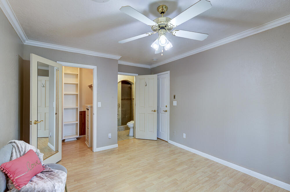 1617 N Aspen Ct, Visalia, CA 93291