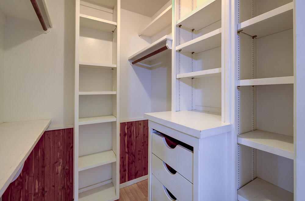 1617 N Aspen Ct, Visalia, CA 93291