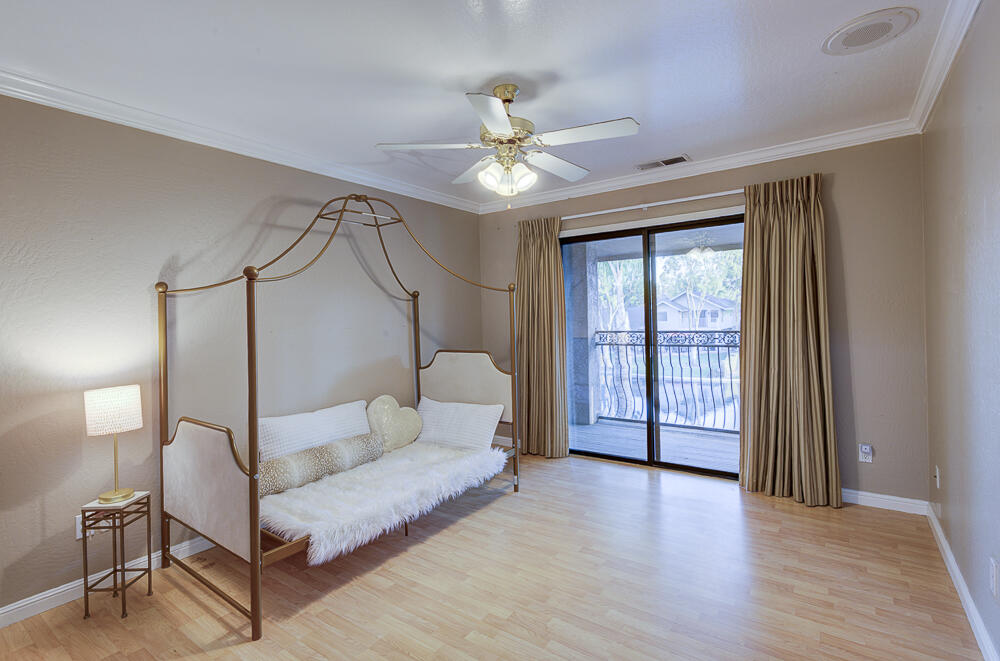 1617 N Aspen Ct, Visalia, CA 93291