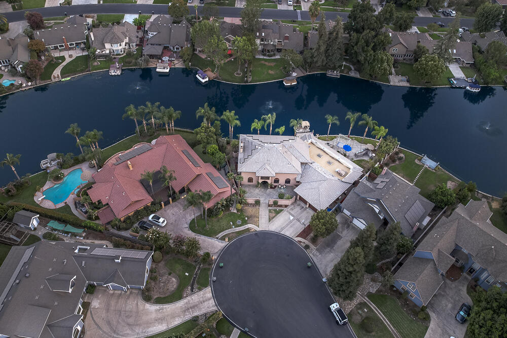 1617 N Aspen Ct, Visalia, CA 93291