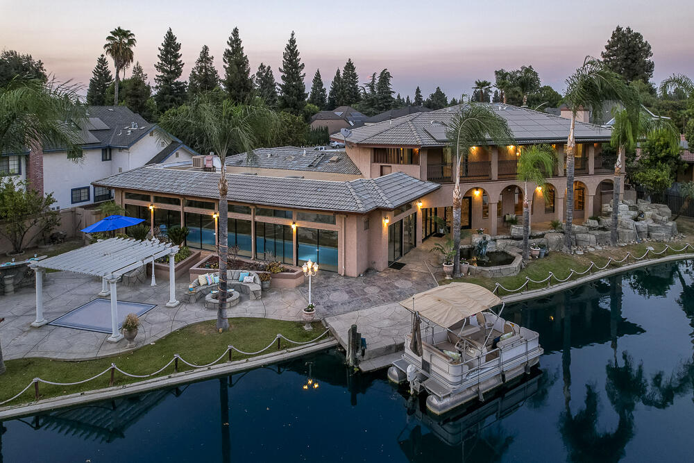 1617 N Aspen Ct, Visalia, CA 93291