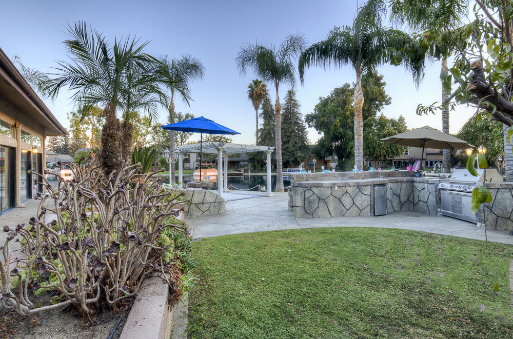 1617 N Aspen Ct, Visalia, CA 93291