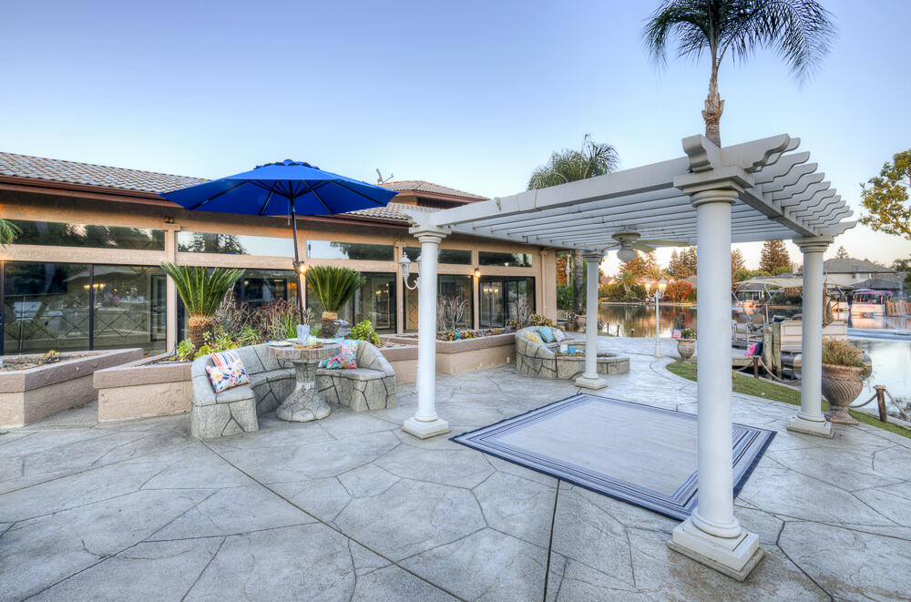 1617 N Aspen Ct, Visalia, CA 93291