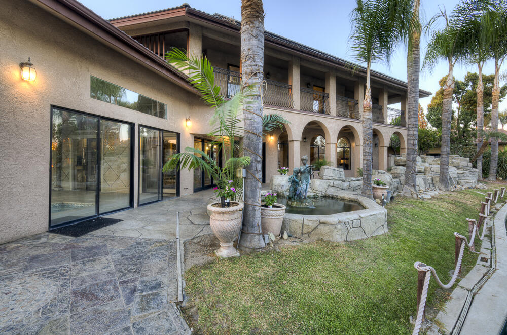 1617 N Aspen Ct, Visalia, CA 93291