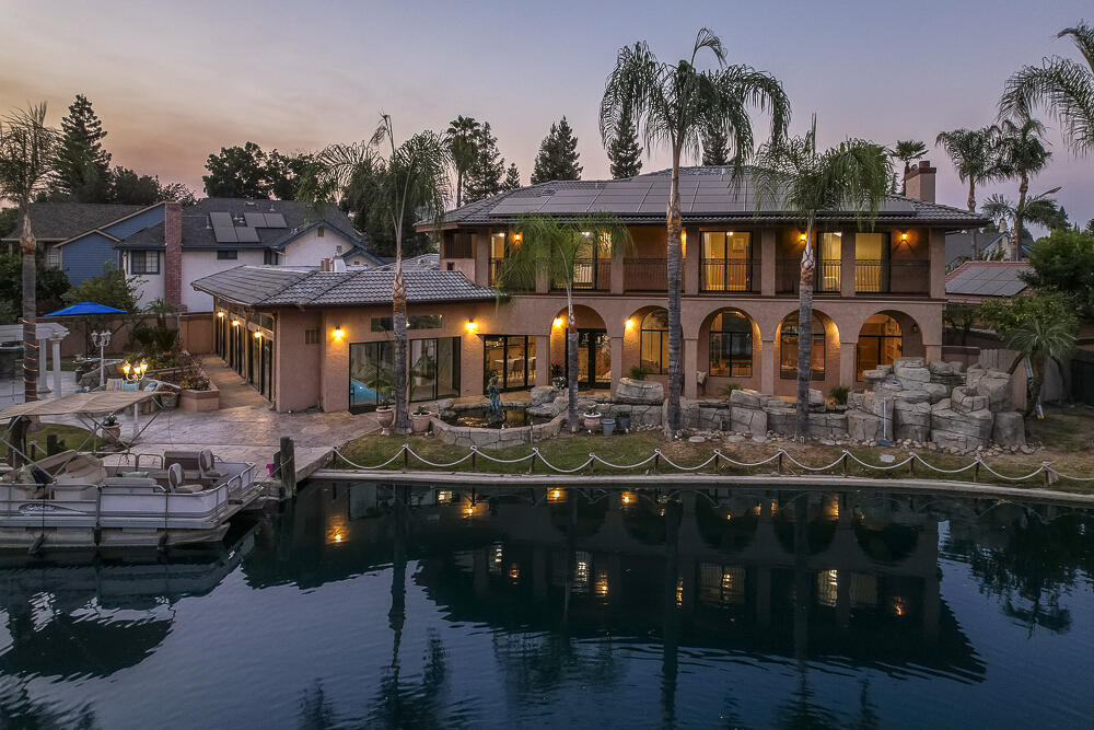 1617 N Aspen Ct, Visalia, CA 93291