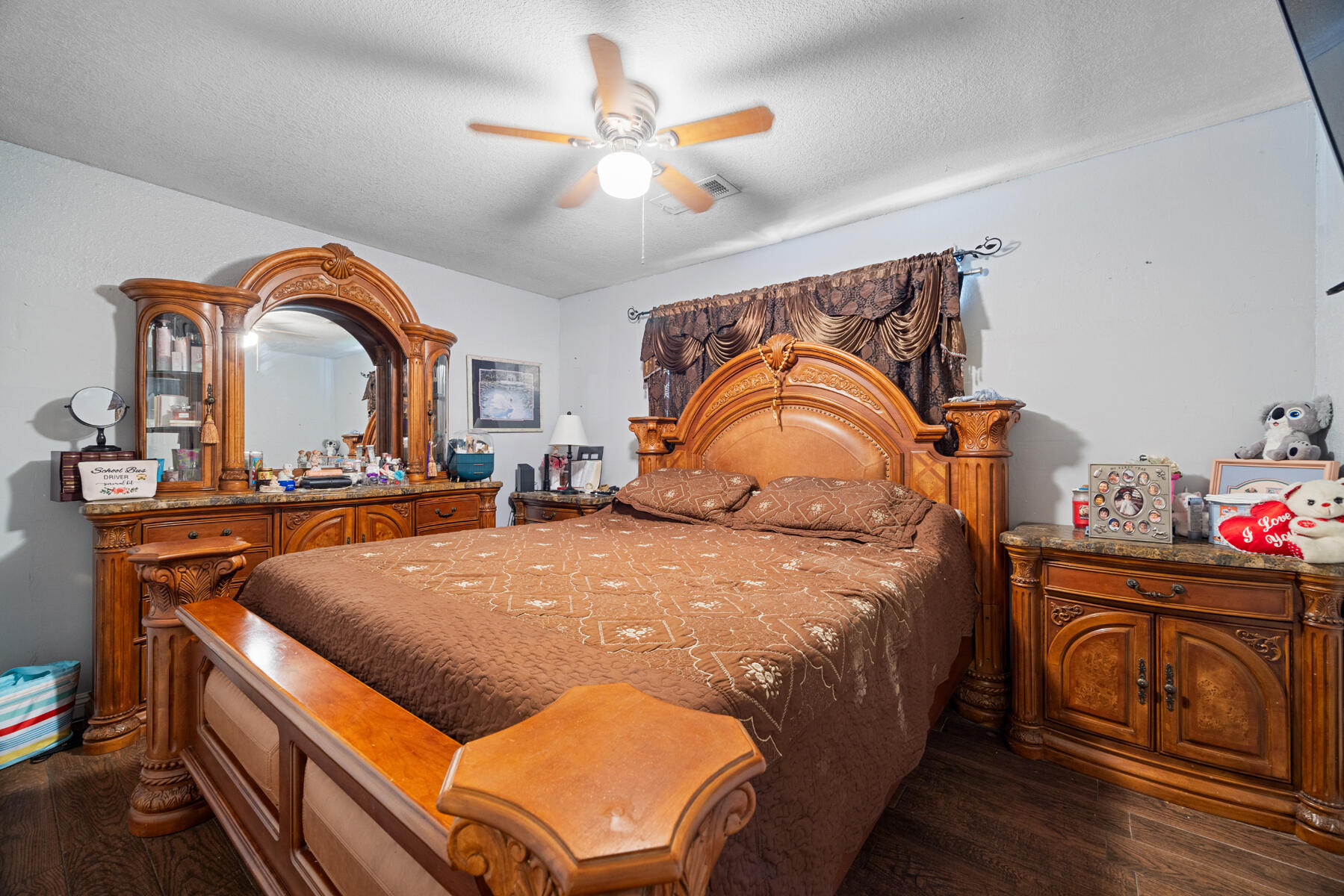 931 S Amber St, Tulare, CA 93274