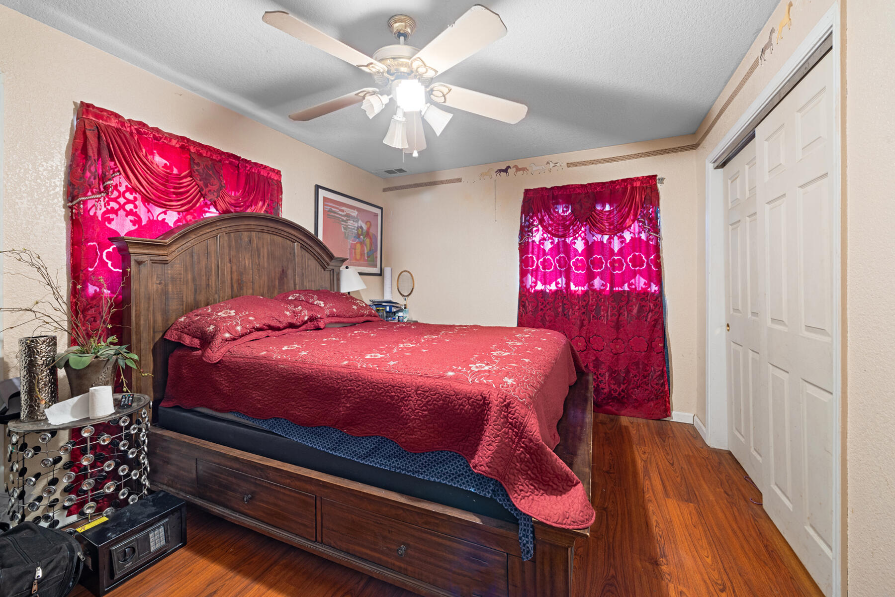 931 S Amber St, Tulare, CA 93274