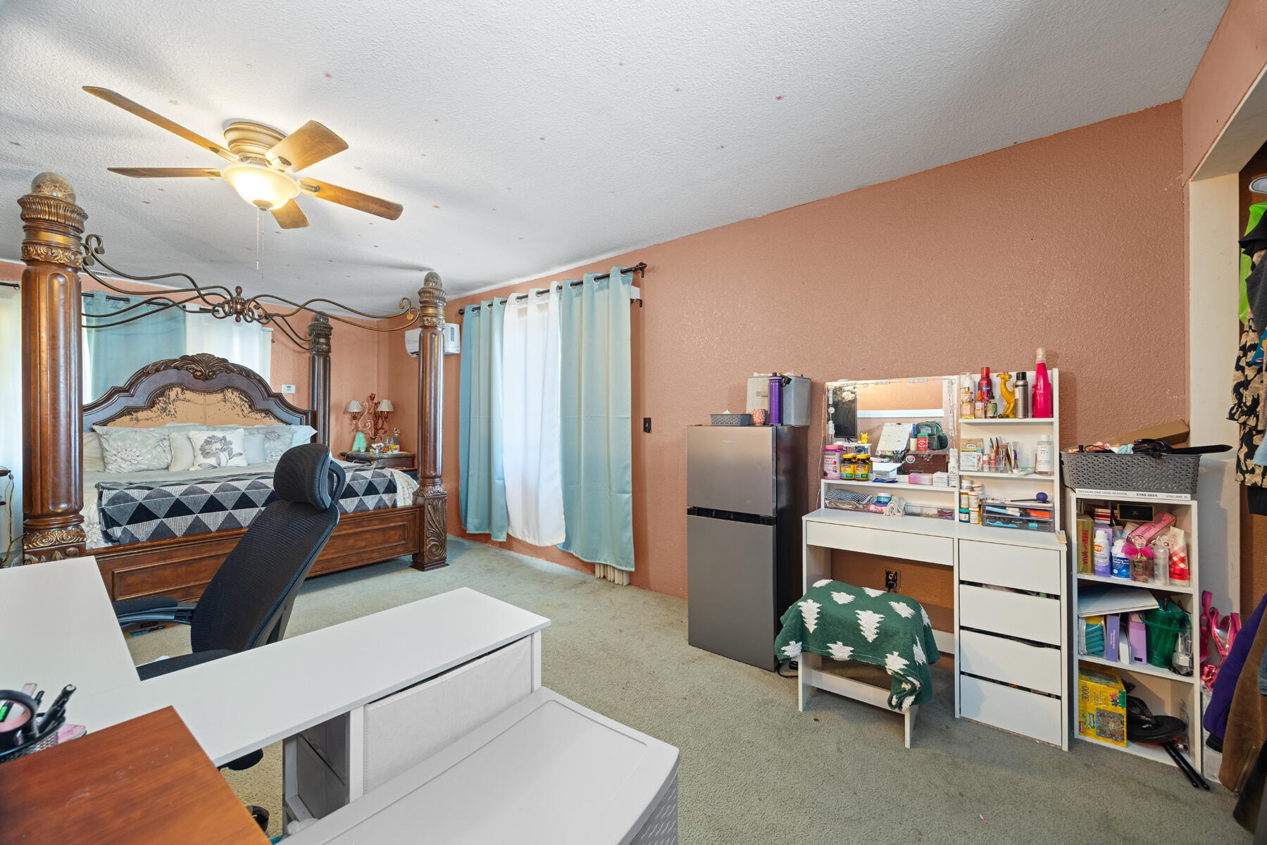 931 S Amber St, Tulare, CA 93274