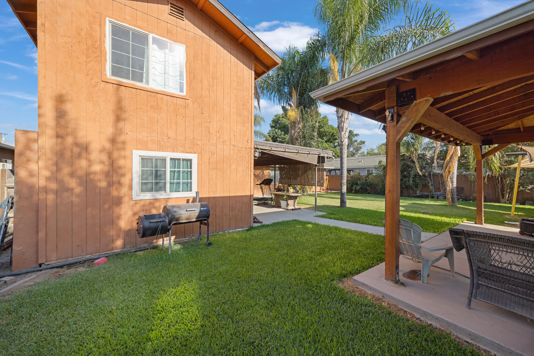 931 S Amber St, Tulare, CA 93274