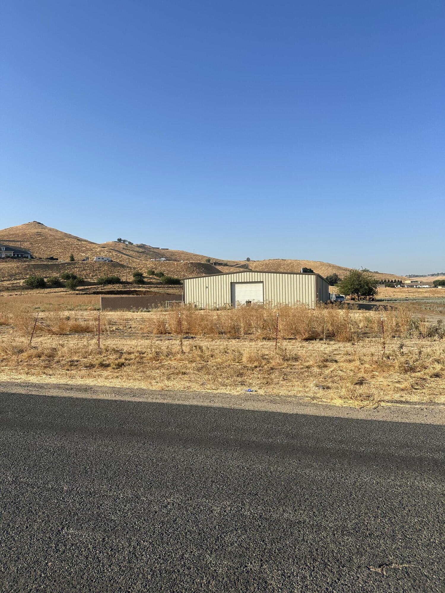 29557 Mehrten Dr #16, Exeter, CA 93221